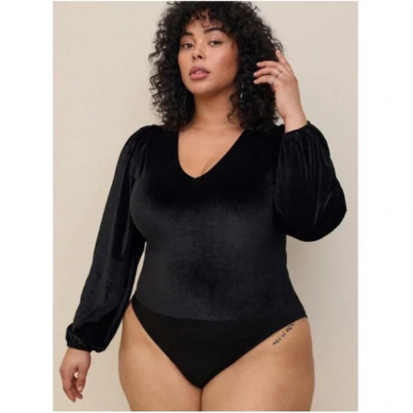 Torrid Bodysuit Black Stretch Velvet Long Blouson Sleeve V-Neck 2x‎ EUC Staple - Picture 1 of 10